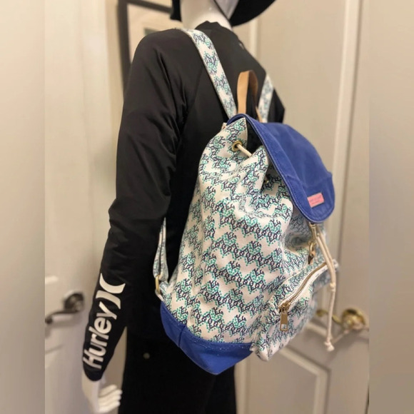 Vineyard Vines Blue and White Patterned Backpack - Picture 2 of 16